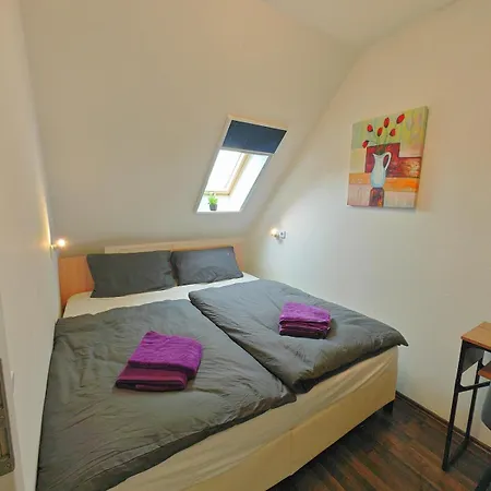 Schwert S25 Free Parking&wifi Apartment *